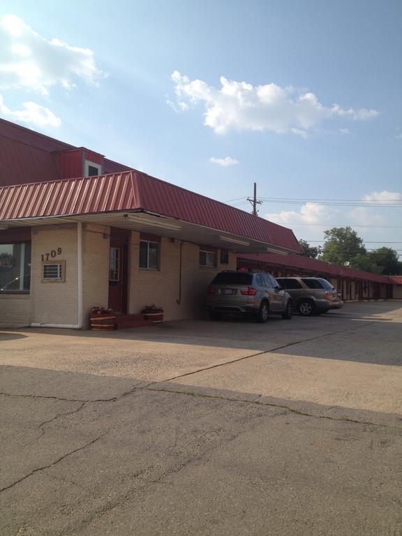 Deluxe Inn ロートン エクステリア 写真