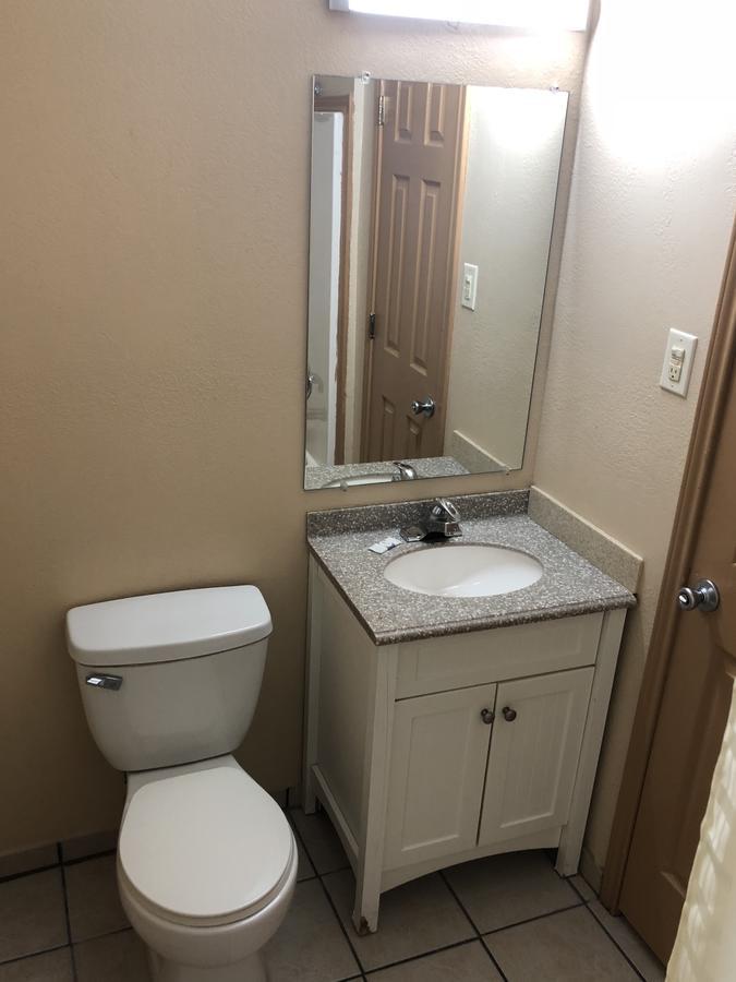 Deluxe Inn ロートン エクステリア 写真