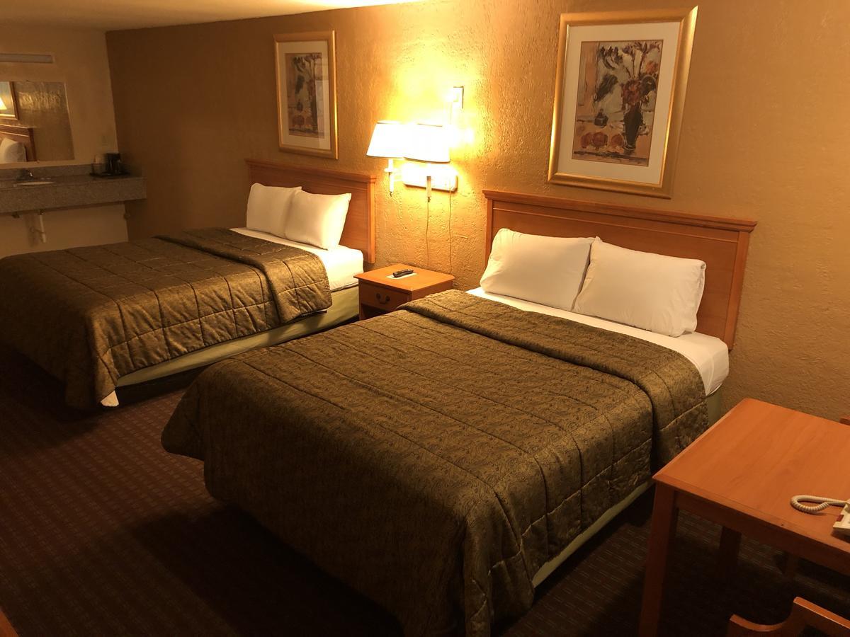 Deluxe Inn ロートン エクステリア 写真
